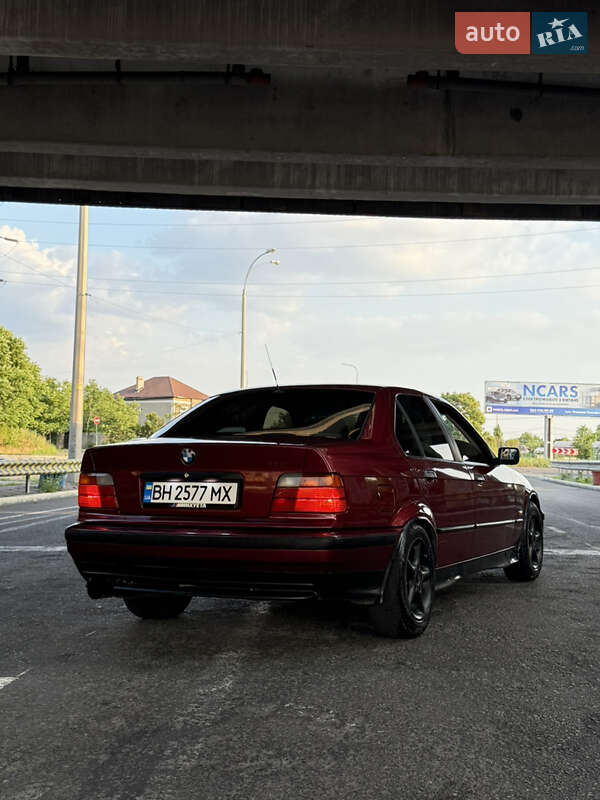 Седан BMW 3 Series 1995 в Одесі