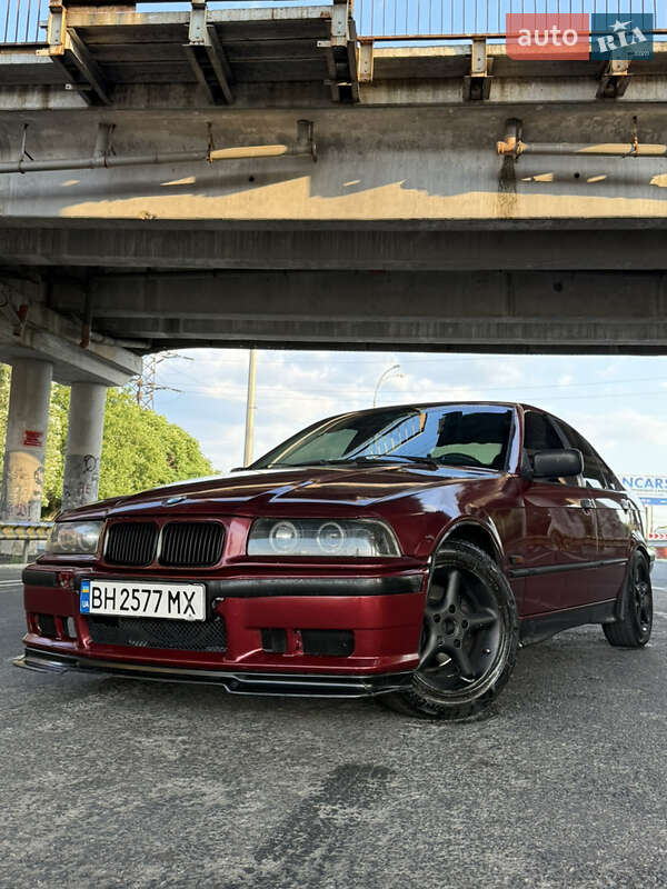 Седан BMW 3 Series 1995 в Одесі