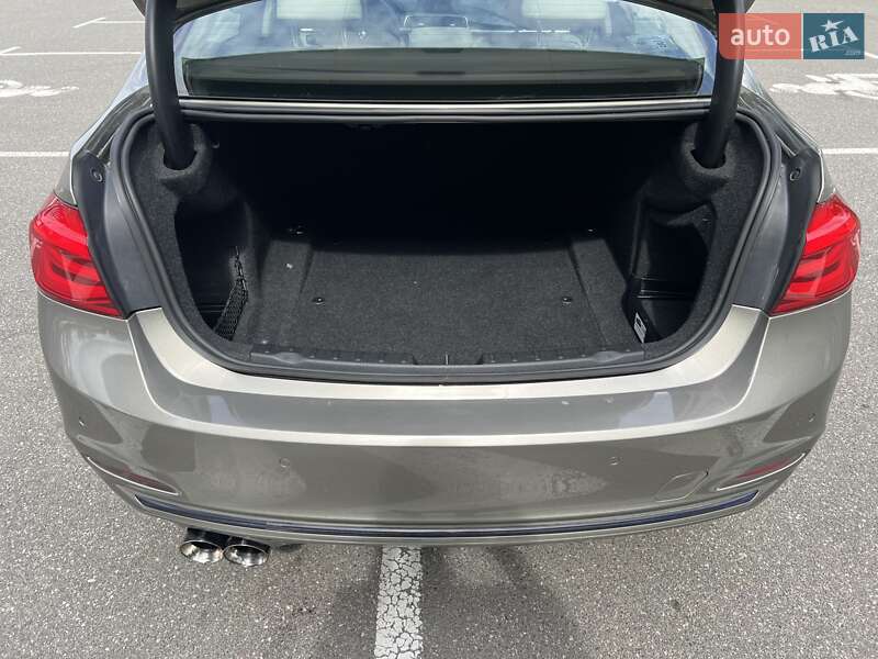 Седан BMW 3 Series 2015 в Киеве