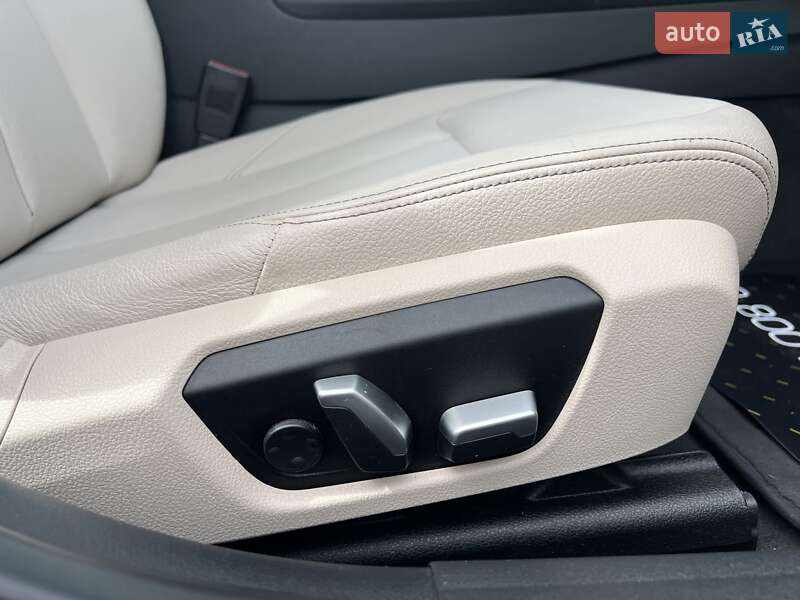 Седан BMW 3 Series 2015 в Киеве