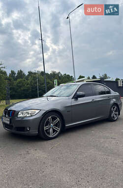 Седан BMW 3 Series 2011 в 