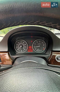 Седан BMW 3 Series 2011 в 