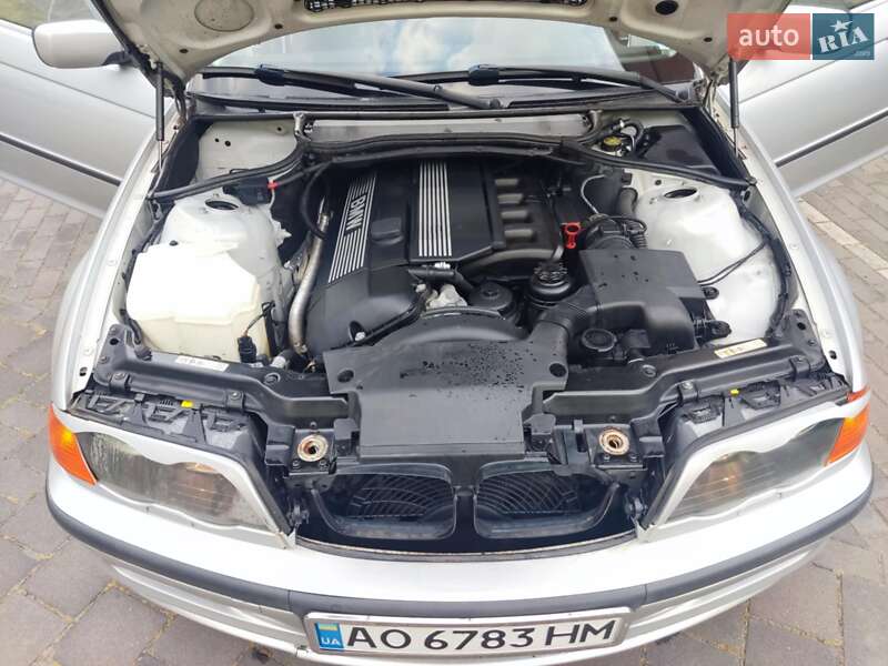 Седан BMW 3 Series 1999 в Берегово