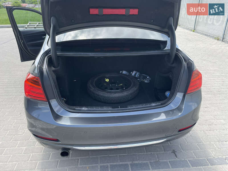 Седан BMW 3 Series 2012 в Львове