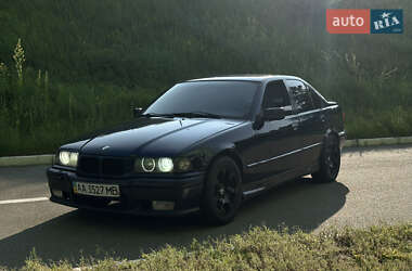 Седан BMW 3 Series 1993 в Киеве