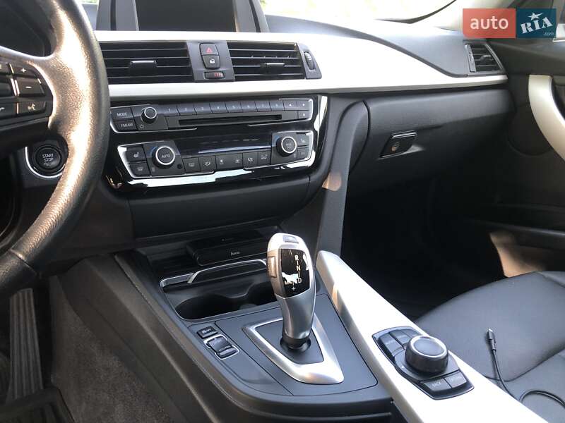 Седан BMW 3 Series 2016 в Вінниці