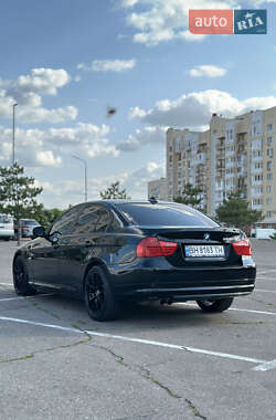 Седан BMW 3 Series 2011 в 