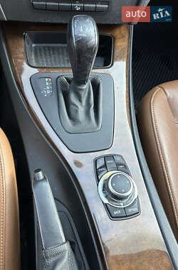 Седан BMW 3 Series 2011 в 