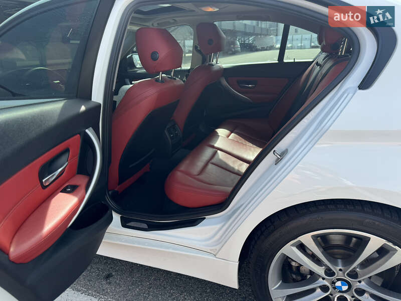 Седан BMW 3 Series 2015 в Дніпрі