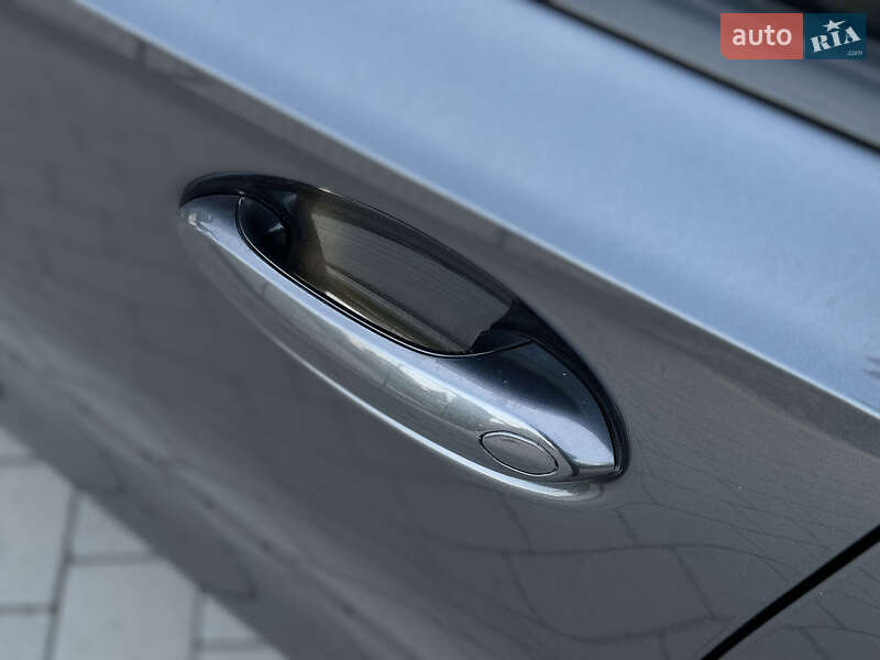 Седан BMW 3 Series 2019 в Львові