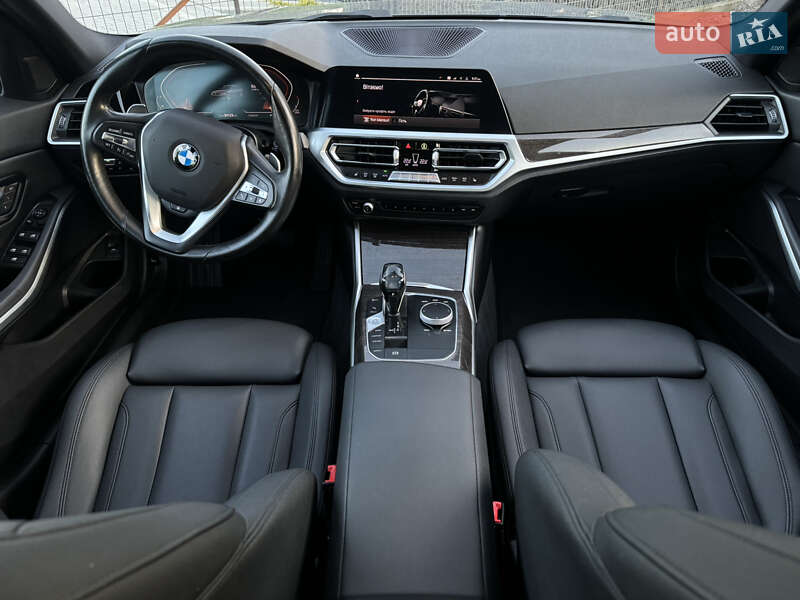 Седан BMW 3 Series 2019 в Львові