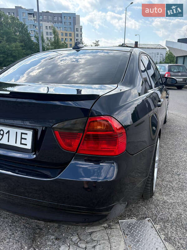 Седан BMW 3 Series 2006 в Львові