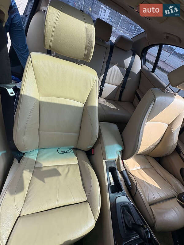 Седан BMW 3 Series 2006 в Львові