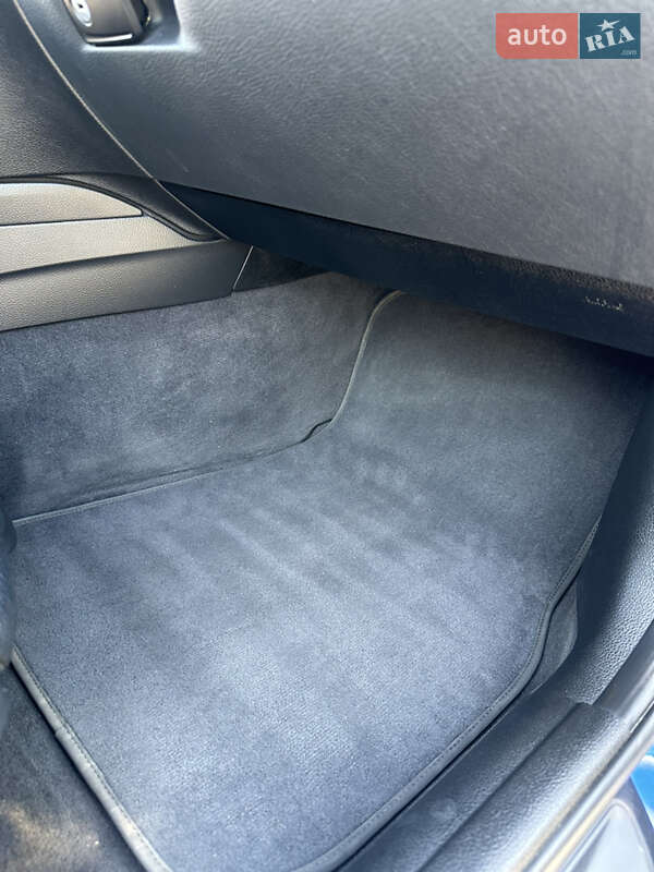 Седан BMW 3 Series 2012 в Бучачі