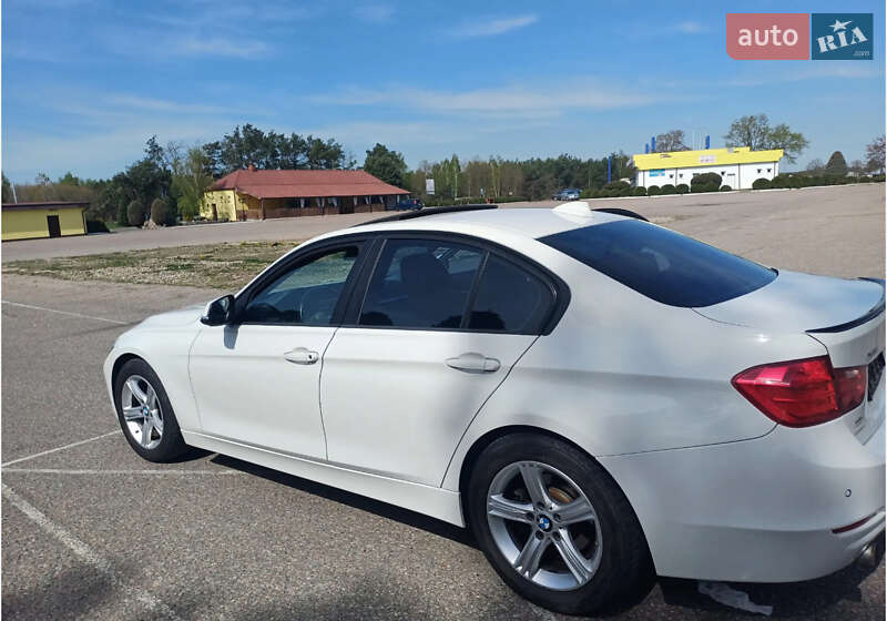 Седан BMW 3 Series 2013 в Виннице
