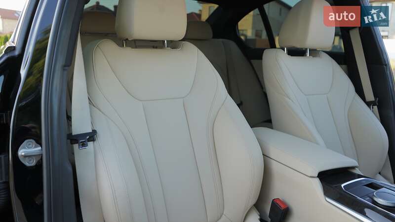 Седан BMW 3 Series 2019 в Одесі