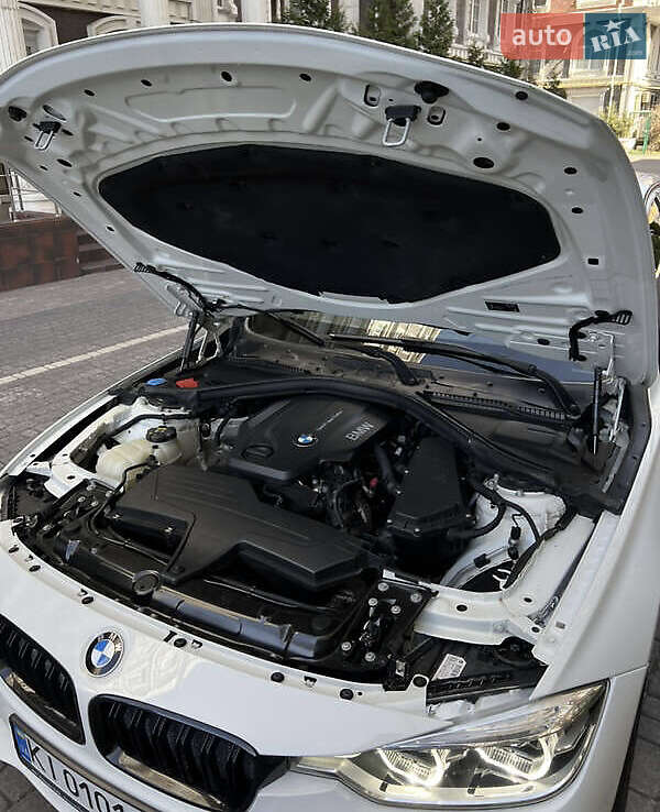 Седан BMW 3 Series 2017 в Киеве