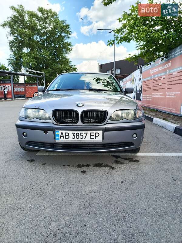 Седан BMW 3 Series 2004 в Киеве