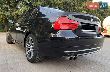 Седан BMW 3 Series 2011 в 