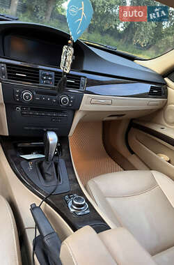 Седан BMW 3 Series 2011 в 