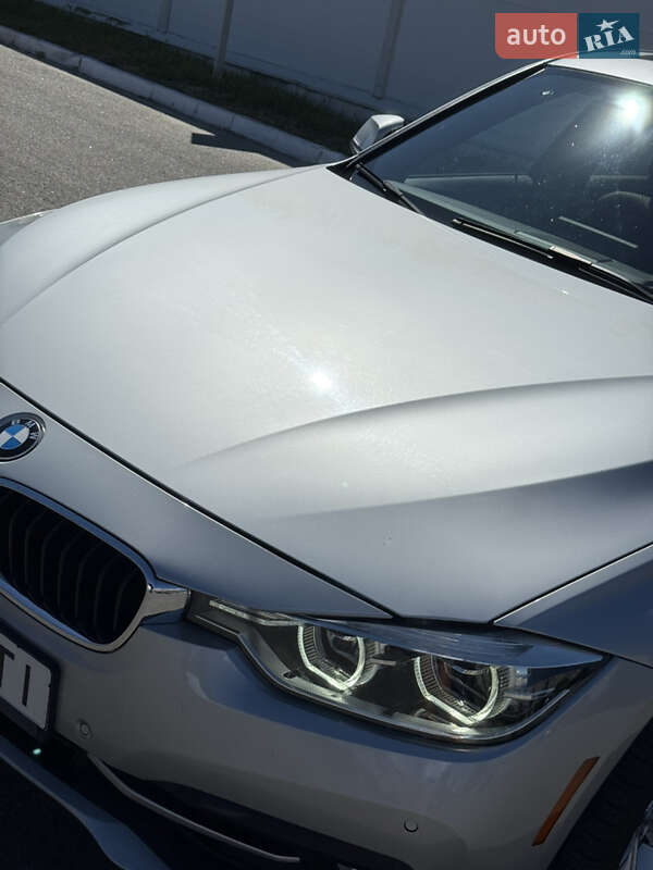 Седан BMW 3 Series 2015 в Львові