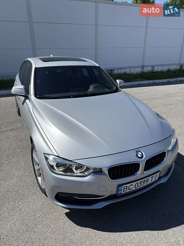 Седан BMW 3 Series 2015 в Львові