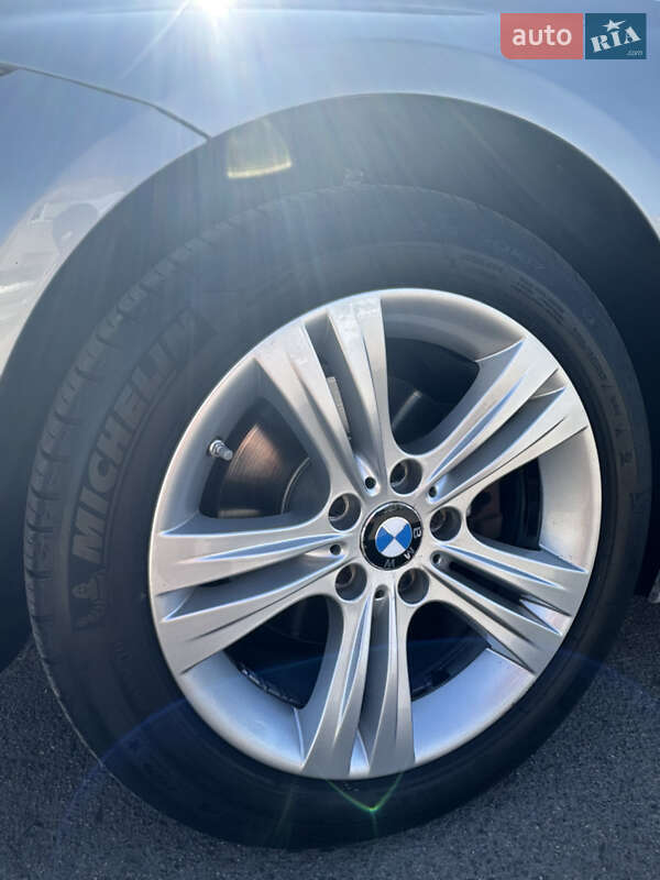 Седан BMW 3 Series 2015 в Львові
