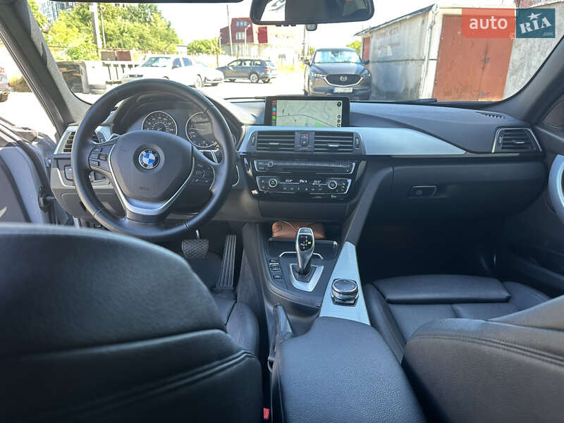 Седан BMW 3 Series 2015 в Львові