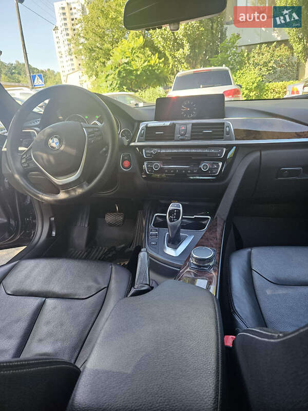 Седан BMW 3 Series 2017 в Києві