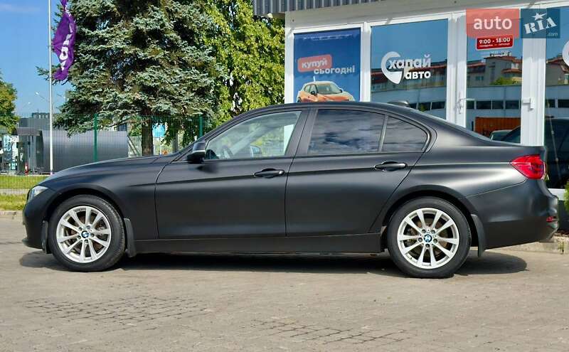 Седан BMW 3 Series 2015 в Львові