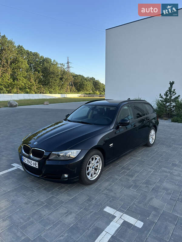 BMW 3 Series 2010