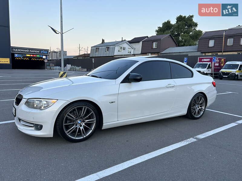 Купе BMW 3 Series 2011 в Киеве фото 2 Купе BMW 3 Series 2011 в Киеве