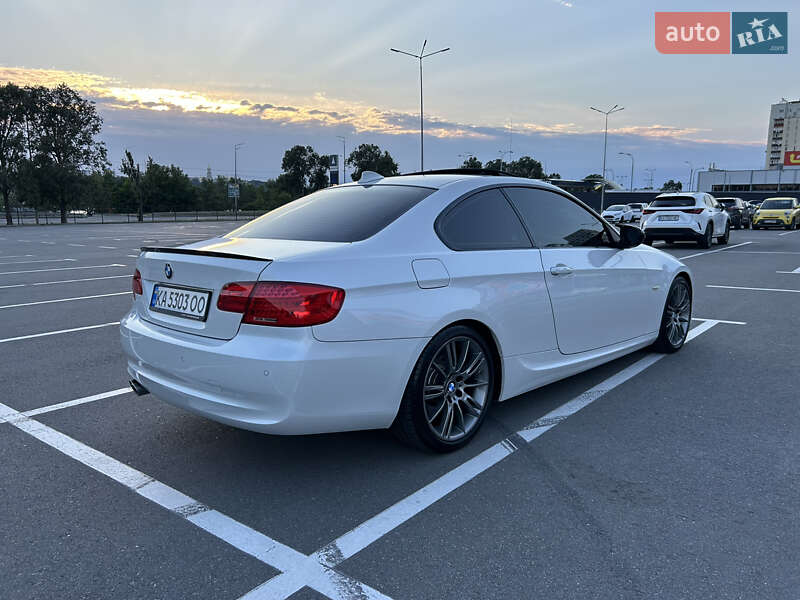 Купе BMW 3 Series 2011 в Киеве фото 8 Купе BMW 3 Series 2011 в Киеве