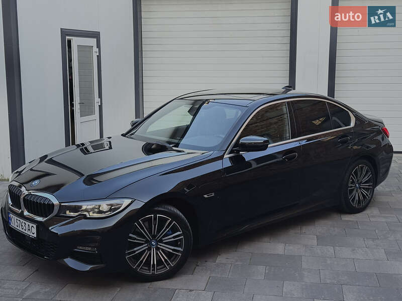 Седан BMW 3 Series 2022 в Білій Церкві