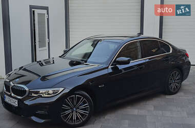 Седан BMW 3 Series 2022 в 