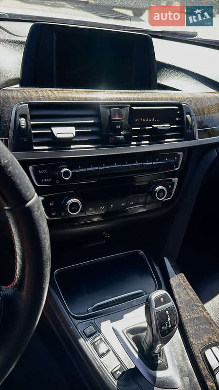 Седан BMW 3 Series 2016 в Старому Самборі