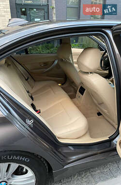 Седан BMW 3 Series 2013 в 