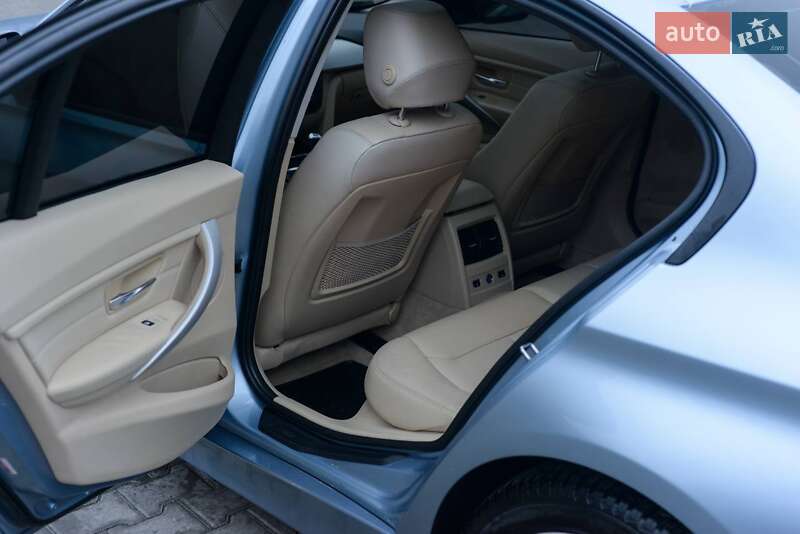 Седан BMW 3 Series 2013 в Житомирі