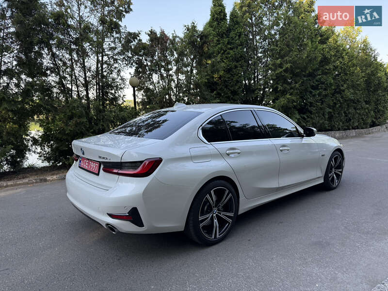 Седан BMW 3 Series 2021 в Кропивницькому