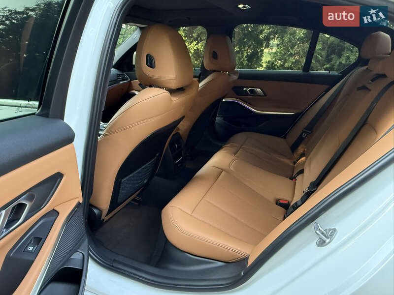 Седан BMW 3 Series 2021 в Кропивницькому