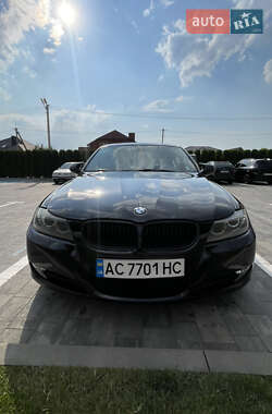 Седан BMW 3 Series 2009 в 