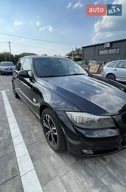 Седан BMW 3 Series 2009 в 