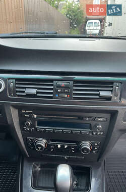 Седан BMW 3 Series 2009 в 