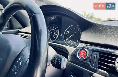 Купе BMW 3 Series 2010 в 