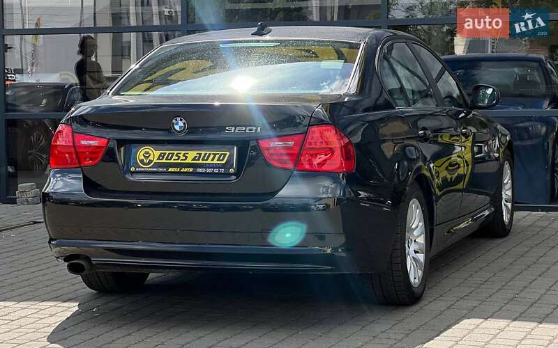 Седан BMW 3 Series 2009 в Ивано-Франковске