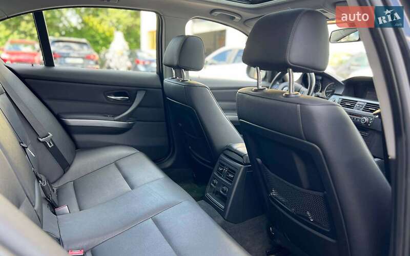 Седан BMW 3 Series 2009 в Ивано-Франковске