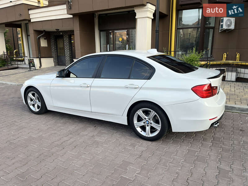 Седан BMW 3 Series 2014 в Києві