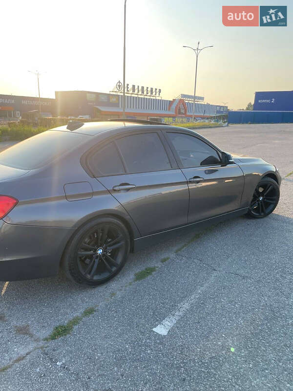 Седан BMW 3 Series 2012 в Безлюдівці