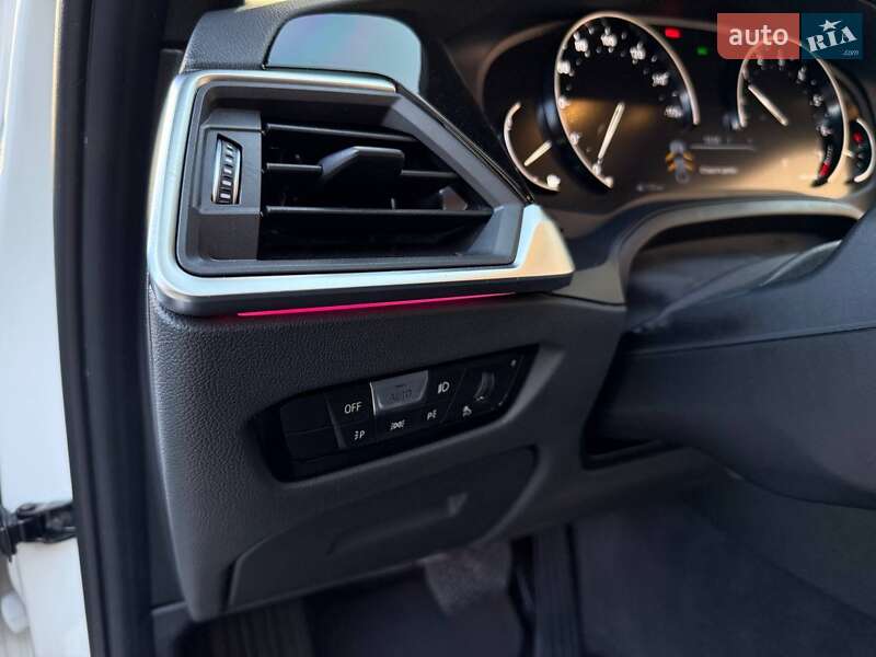 Седан BMW 3 Series 2019 в Дніпрі