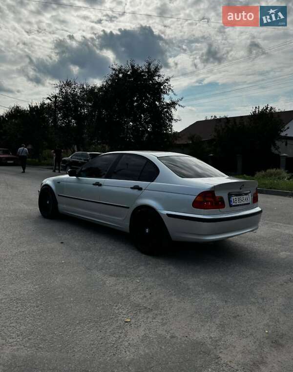 Седан BMW 3 Series 2003 в Новгород-Северском